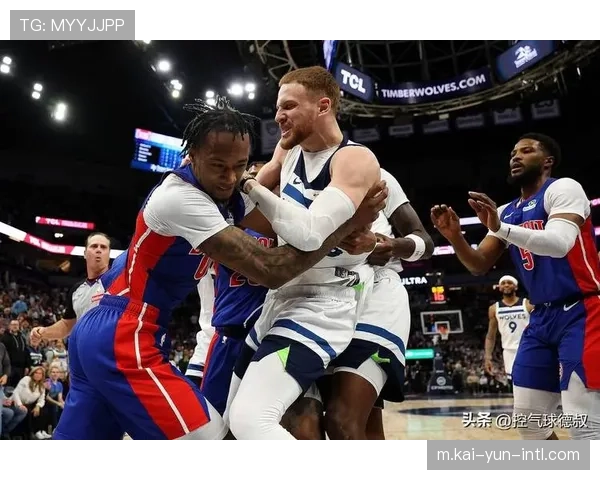 替补席冲进场内成判罚红线 斯图尔特7场禁赛树立新赛季标杆 替补席冲进场内成判罚红线 斯图尔特7场禁赛树立新赛季标杆